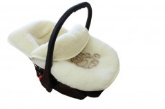 Fusak na autosedačku z ovčí vlny – motiv Medvídci